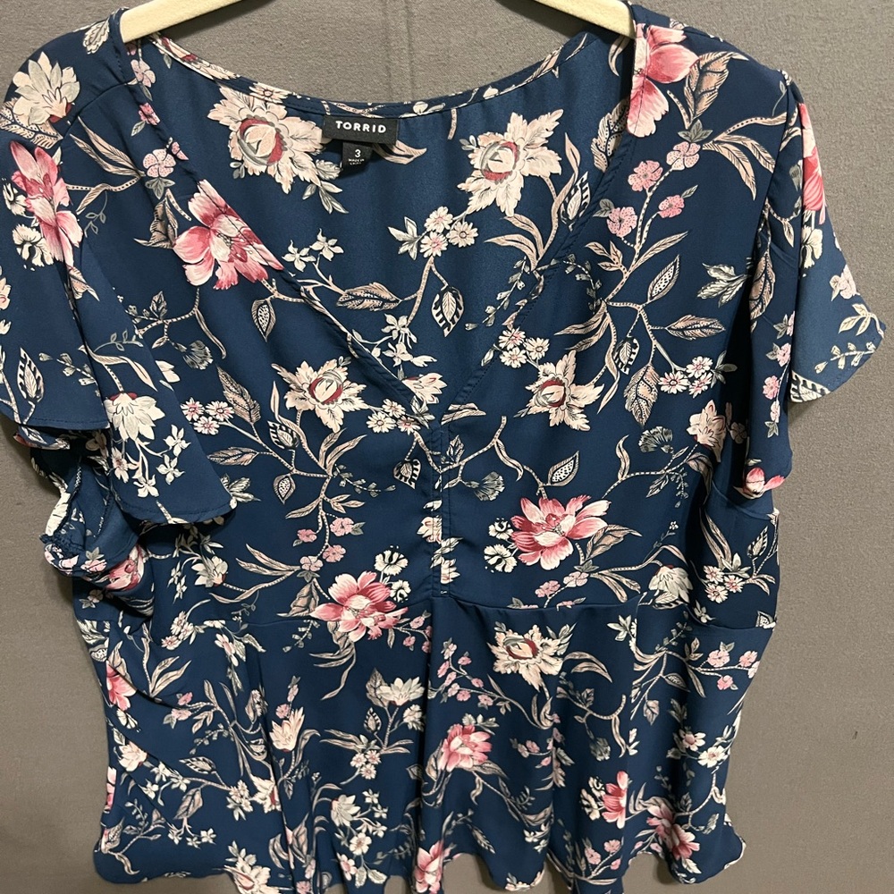 Torrid Floral Print Blouse in Navy and Pink Lot 10